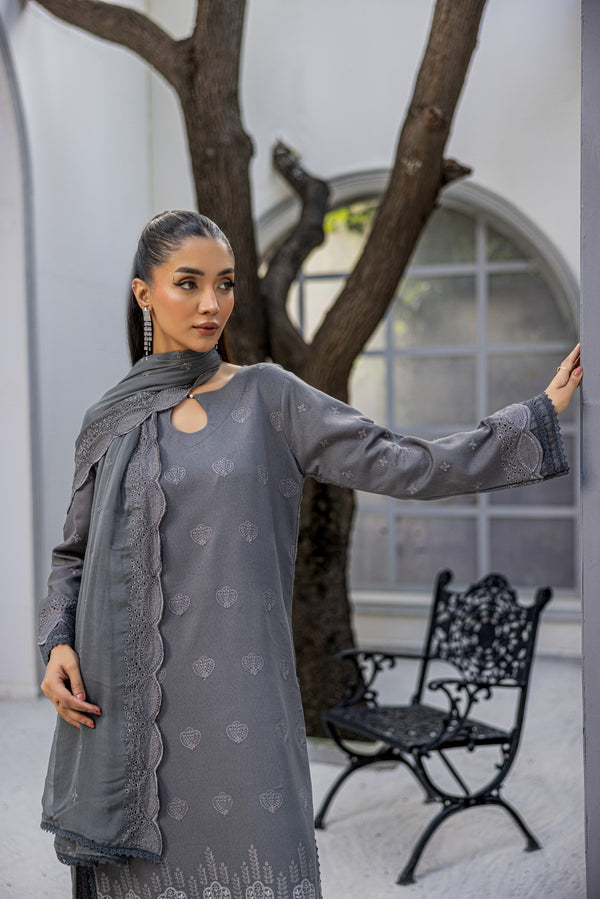 SANAM SAEED Pre-Fall | D09