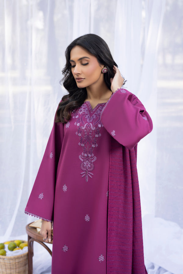 SANAM SAEED December Edit | Look-04