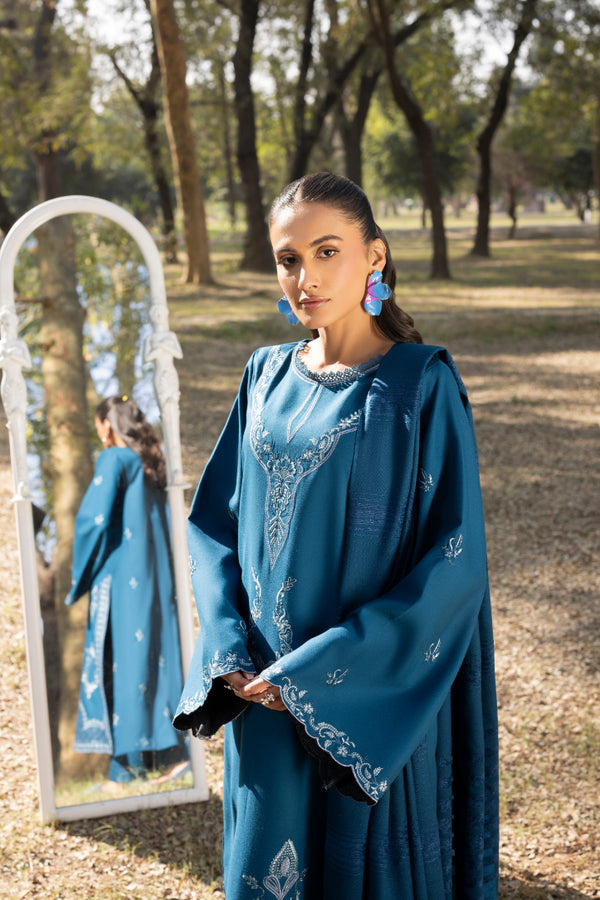 SANAM SAEED December Edit | Look-01