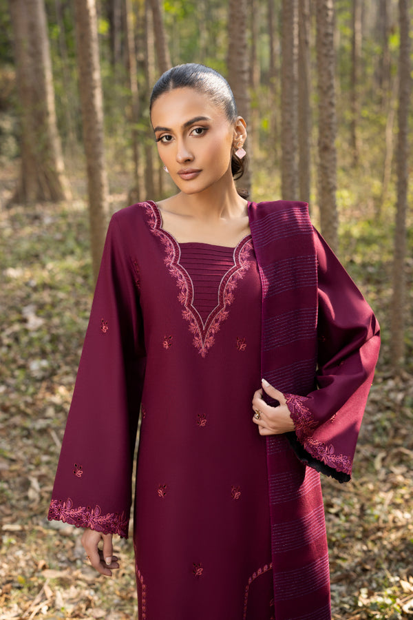 SANAM SAEED December Edit | Look-10